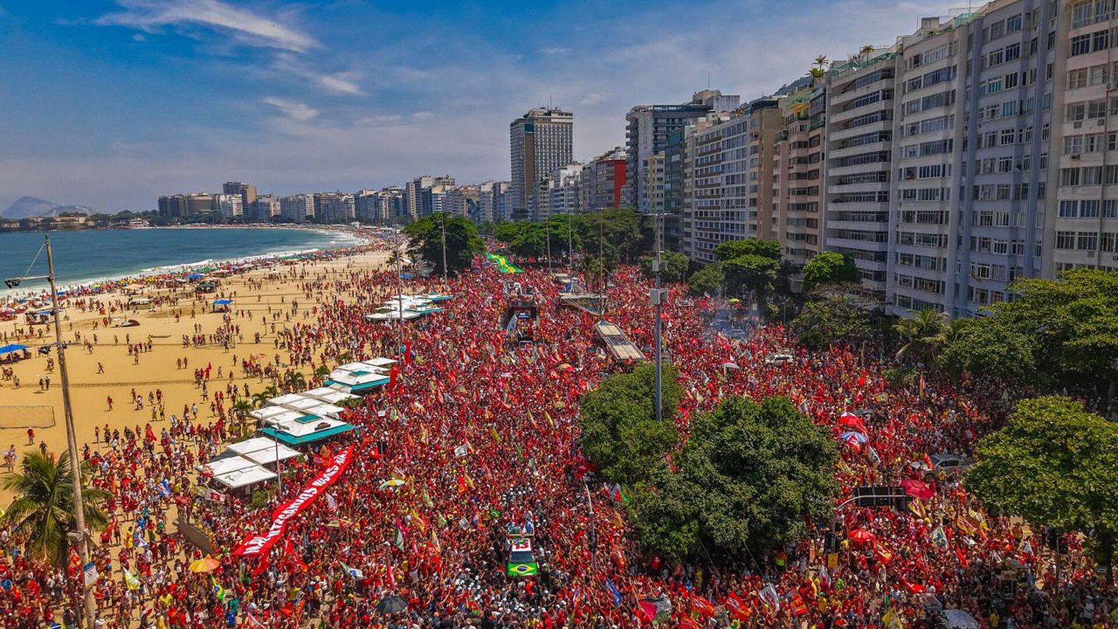 Brazil votes in razor-close runoff as Lula seeks a fourth term against Flávio Bolsonaro