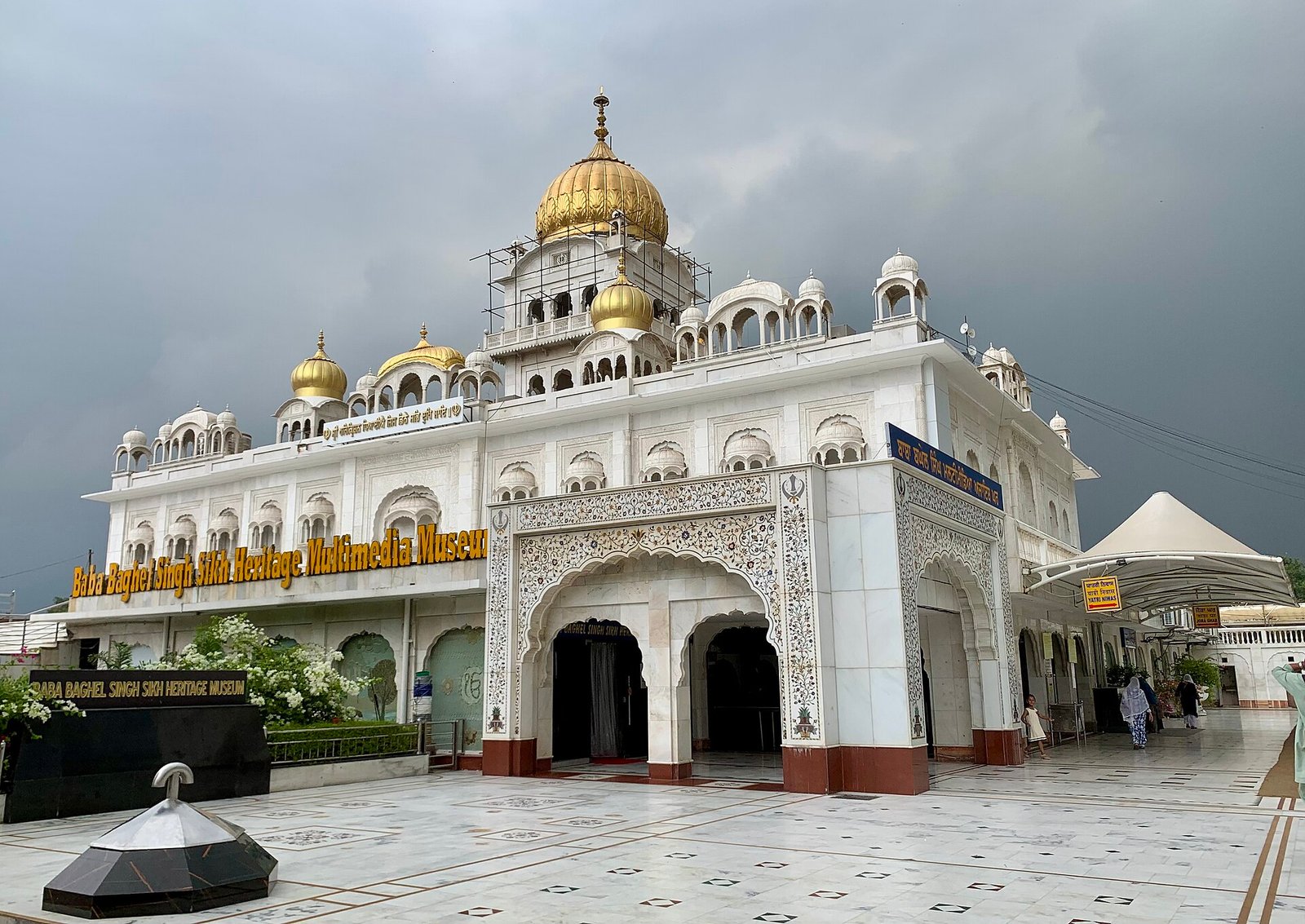Delhi Police register FIR after DSGMC complaint over AAP-linked protest inside Bangla Sahib
