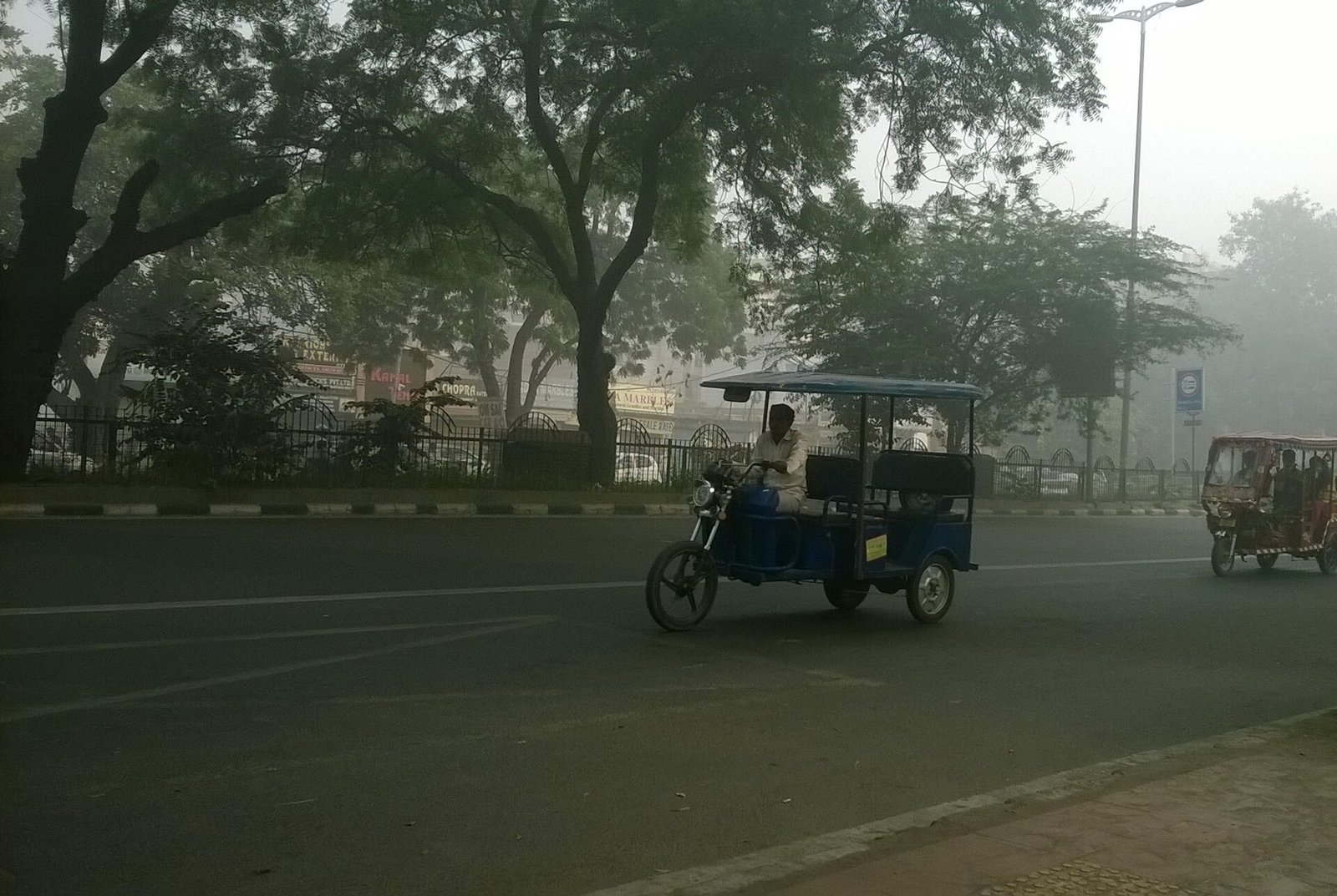 Delhi proposes 2.5 lakh cap on e-rickshaws, four-passenger limit and 25 kmph top speed in draft scheme