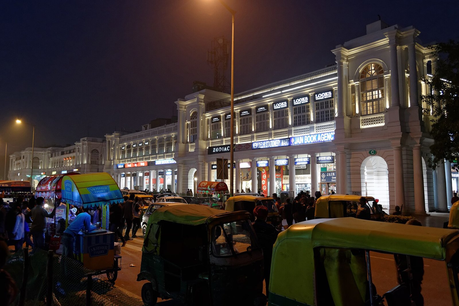 Men chanting pro-police slogans beat anti-CEC protesters in Connaught Place; police probe videos