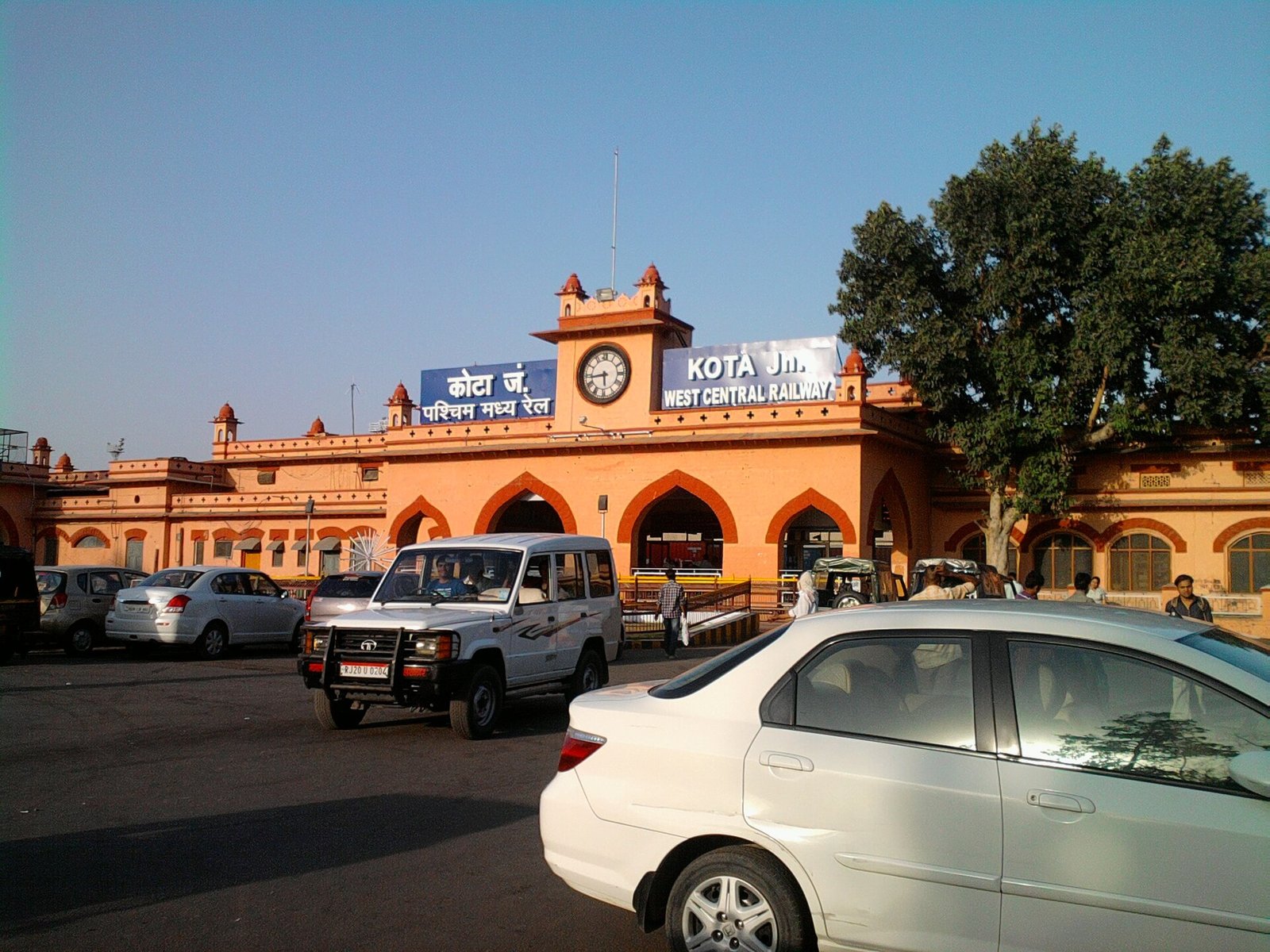 Three suspects in Tiger Shroff shooting held on a train at Kota; police say they were heading for Nepal