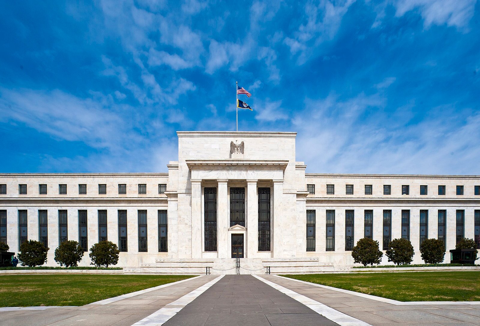 US Fed holds rates at 3.75-4% days before midterms, but two policymakers wanted another hike