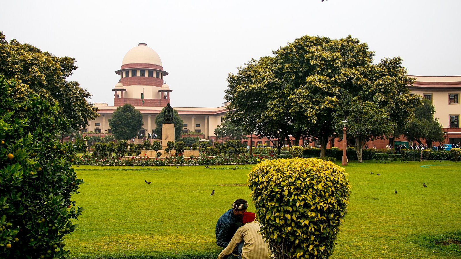 Why only cancer drugs? Supreme Court presses Centre to cap margins on all non-patented medicines